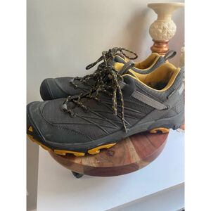 Men’s Keen Hiking Shoes Size 9.5
